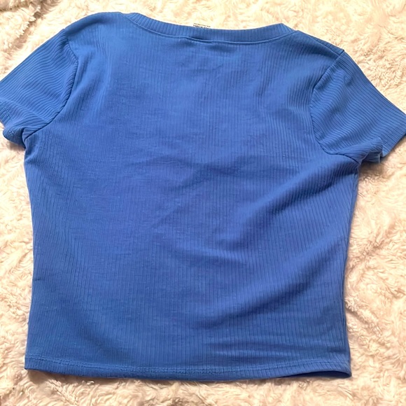 Top - Picture 2 of 2